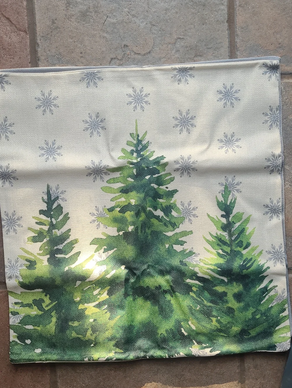 New in packaging! Set of 4 Christmas Holiday linen pillow covers decor snowflake